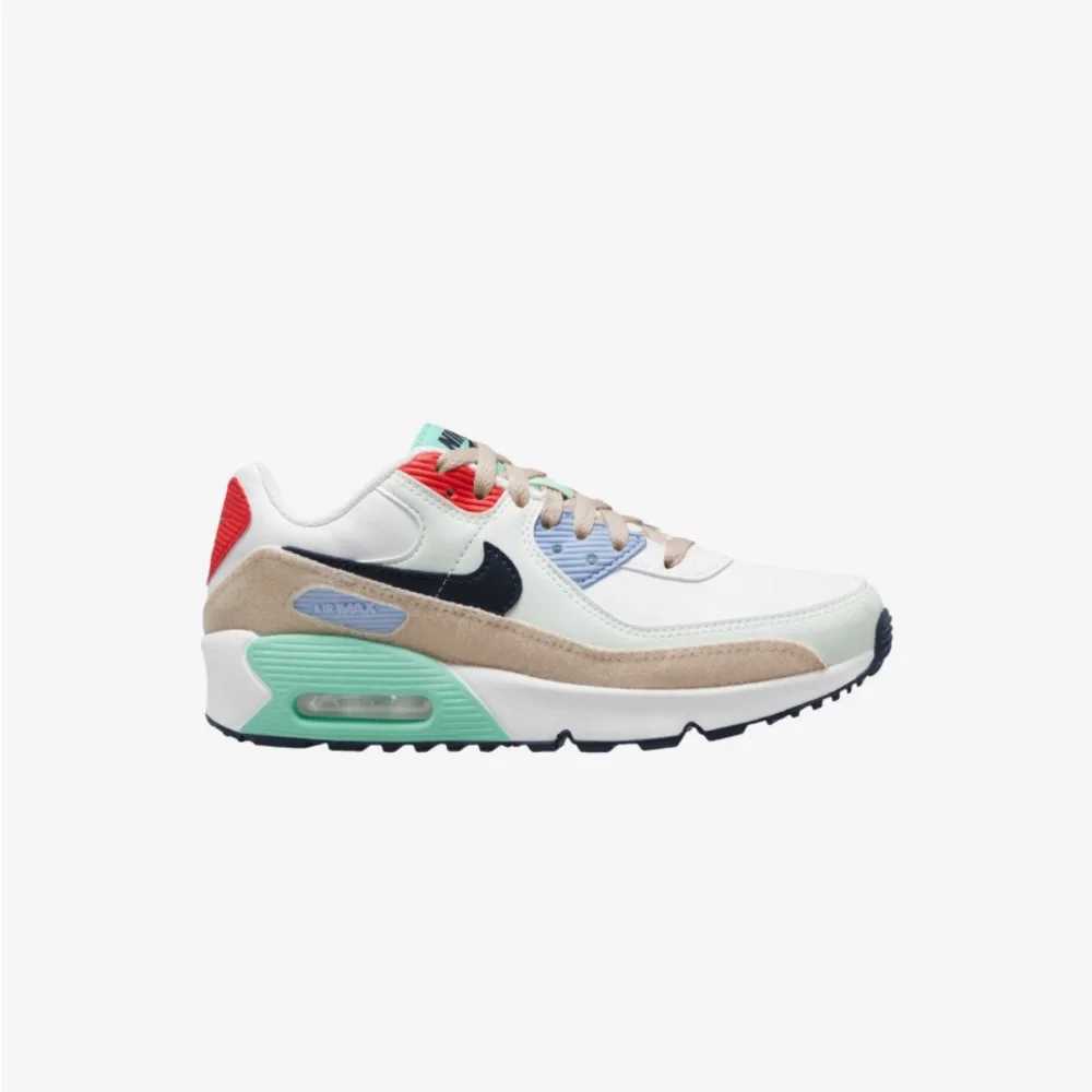 Nike Air Max 90 LTR SE
Boys' Grade School - Picture 2 of 7